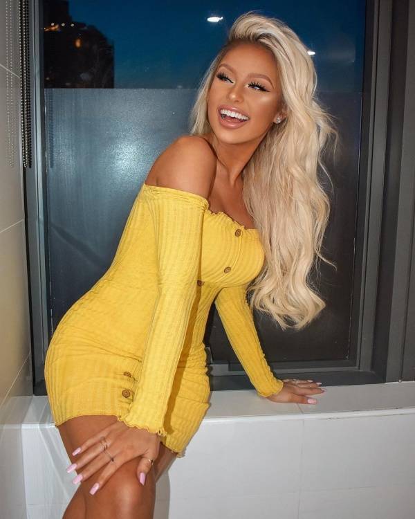 Emo Turns Into A Blonde Barbie