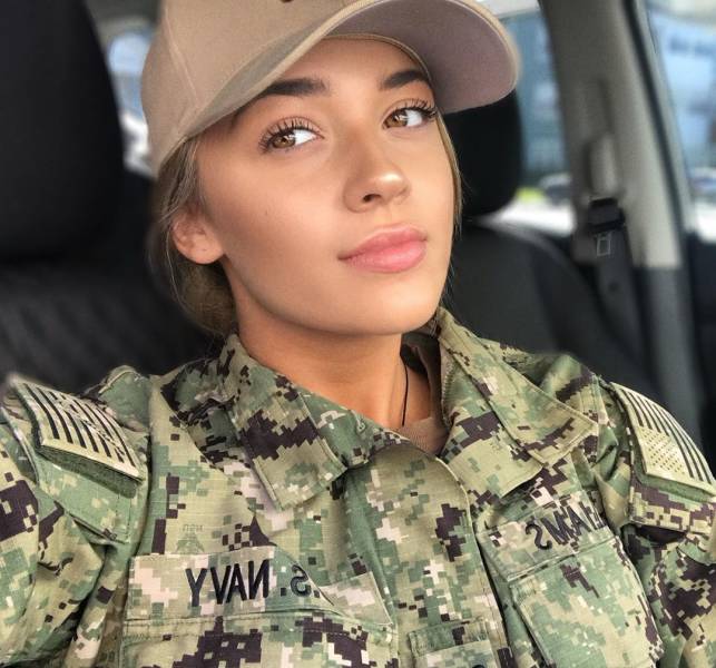 These Female Soldiers Look Great. Always
