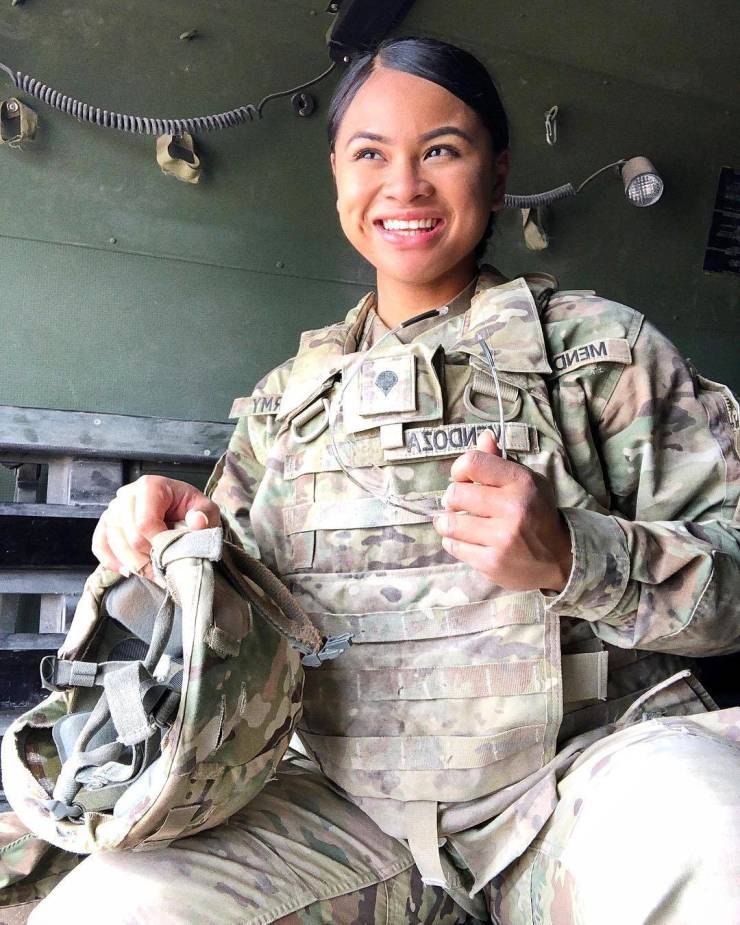 These Female Soldiers Look Great. Always