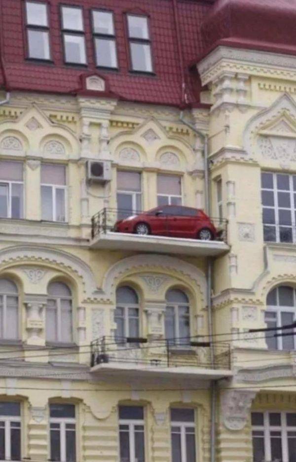 Hard-to-explain WTF Photos