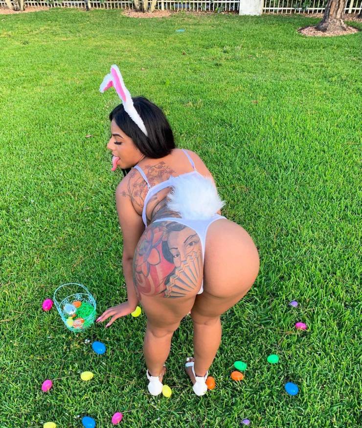 Her Tongue Brings Her Tons Of Money