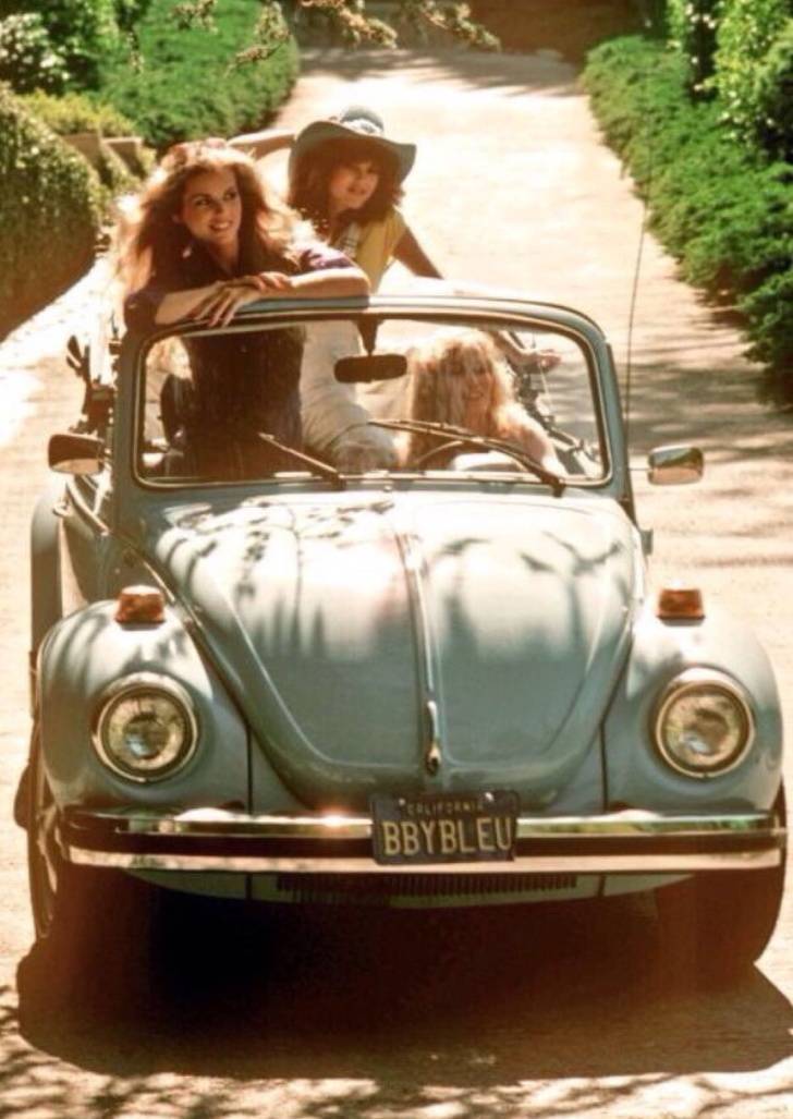 Eccentric Girls Of The Last Century