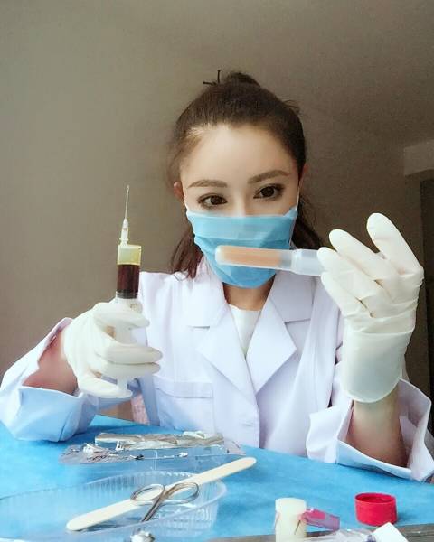 This Chinese Nurse Girl Is Also A Bodybuilder!