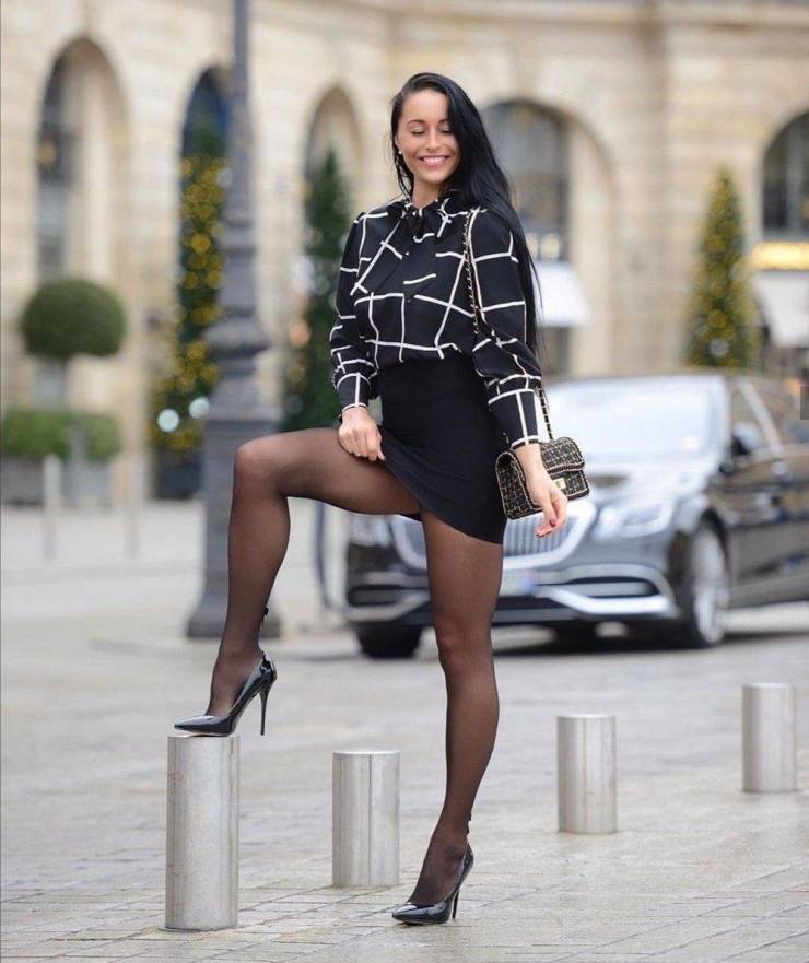 Hot Girls With Beautiful Long Legs