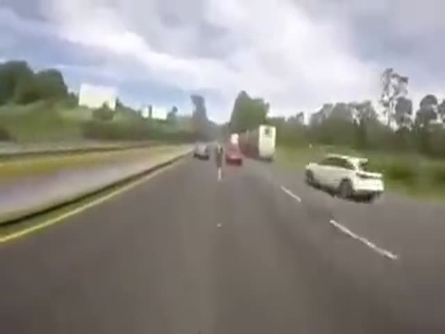 Woman Pulls Handbrake, So That Her Man Doesn’t Race With Motorcyclists…