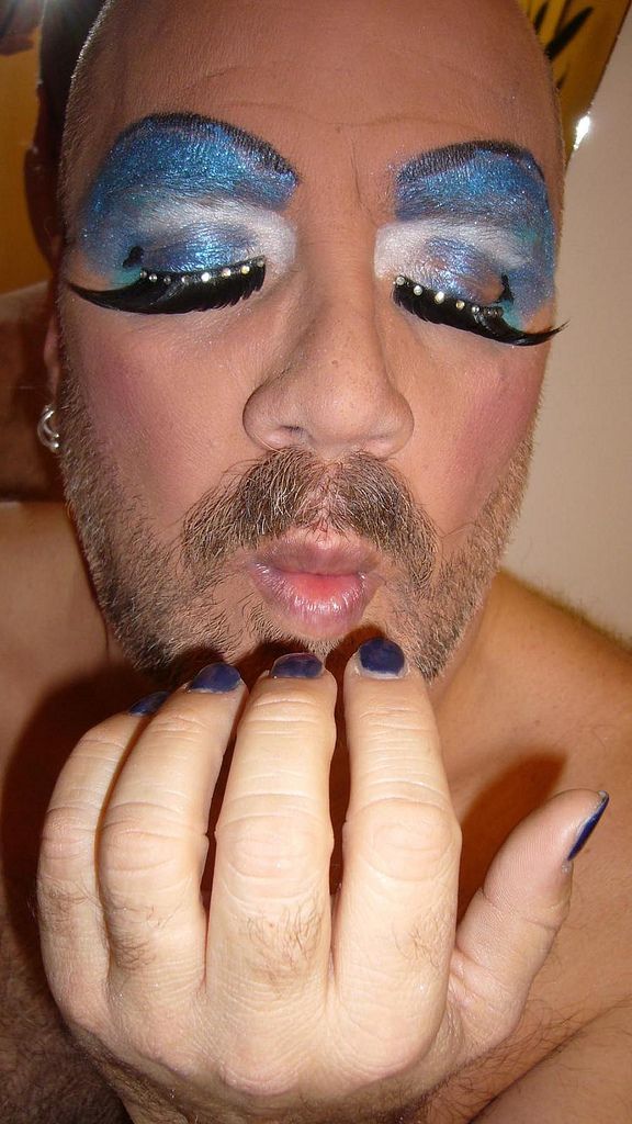 Transvestites. The hidden side of life (36 pics)