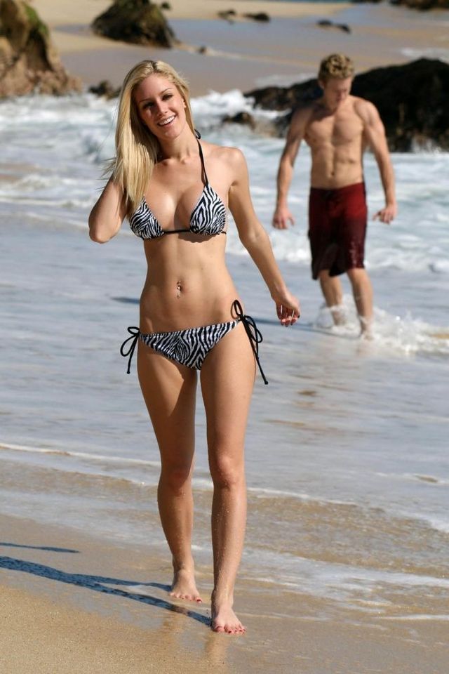 Wow! Celebs in bikini! (69 pics)