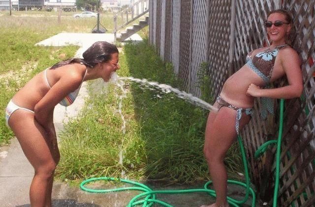 Girls are having fun (50 pics)
