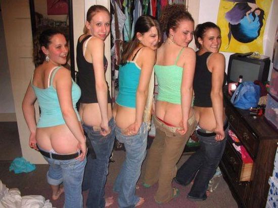 Girls are having fun (50 pics)