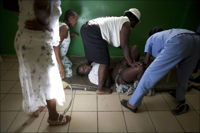 Giving birth in Haiti (15 pics)