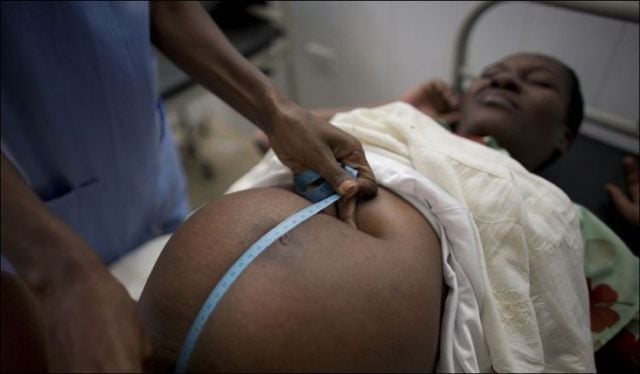 Giving birth in Haiti (15 pics)