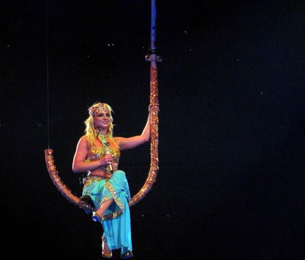 Celebrities best friend – Photoshop! (9 pics)