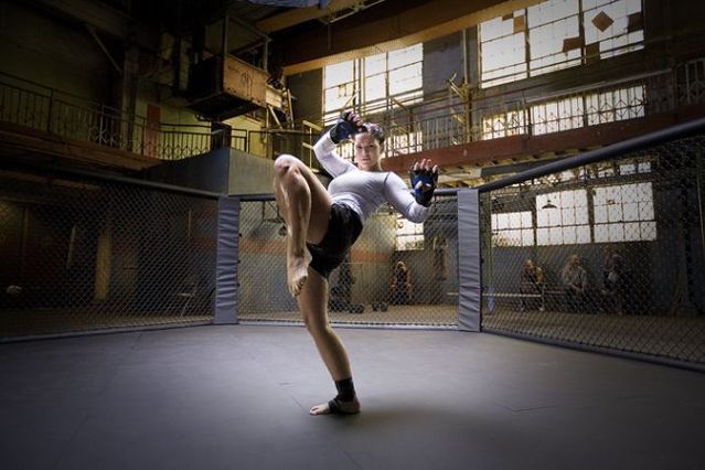 Gina Carano – the world’s best female Thai boxer (24 pics + 3 gifs + 2 videos) Gina Carano – the world’s best female Thai boxer (24 pics + 3 gifs + 2 videos)