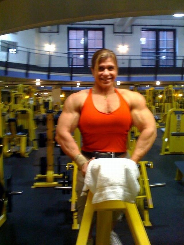 Sexy female terminator (17 pics)