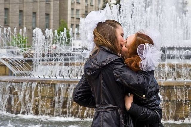 How Russian youth celebrates their graduation day (60 pics)