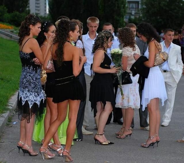 How Russian youth celebrates their graduation day (60 pics)