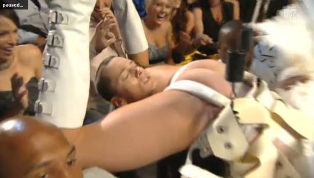 Sacha Baron Cohen insulted Eminem (21 photos + 1 video) 