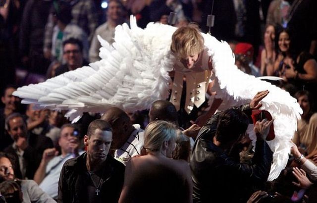 Sacha Baron Cohen insulted Eminem (21 photos + 1 video) 