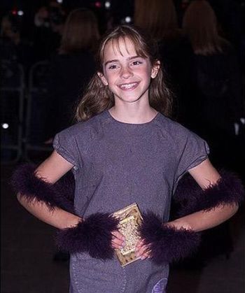 A girl became a woman (27 pics)