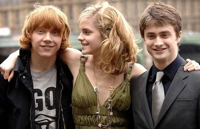 A girl became a woman (27 pics)