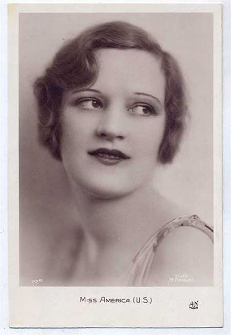 Former beauty contest participant (13 pics)