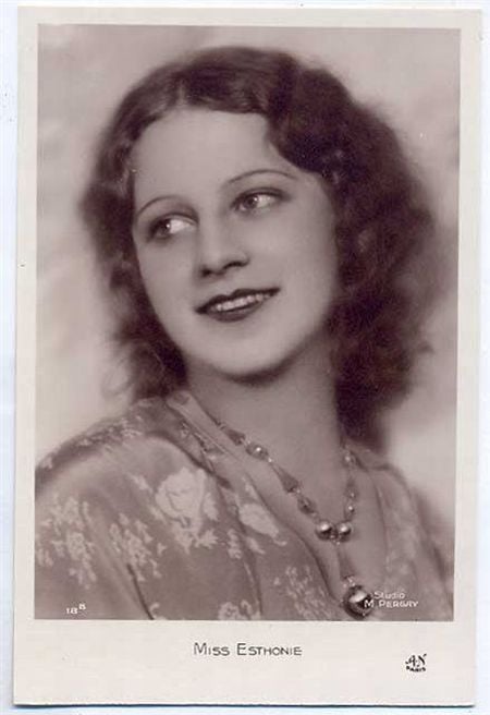 Former beauty contest participant (13 pics)