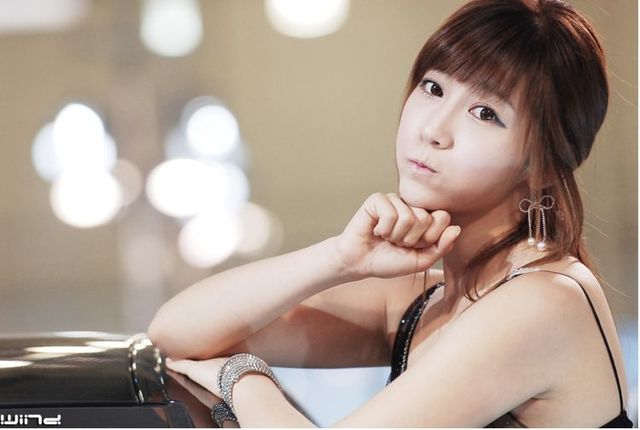 How they pose in Asia (64 pics)