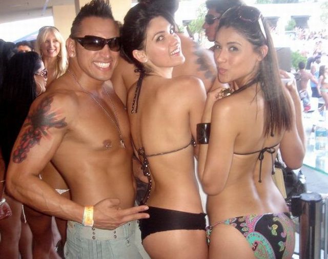 Do you like douchebags? (67 pics)