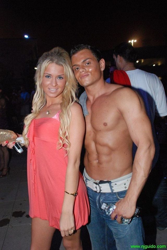 Do you like douchebags? (67 pics)