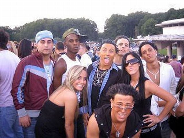 Do you like douchebags? (67 pics)