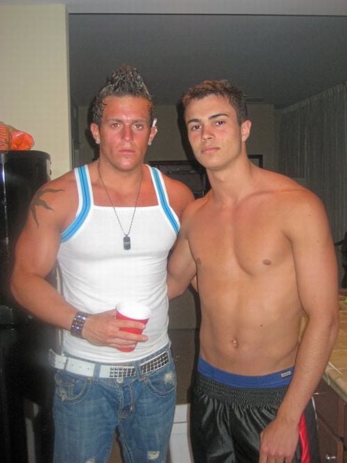 Do you like douchebags? (67 pics)