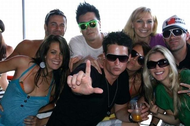 Do you like douchebags? (67 pics)