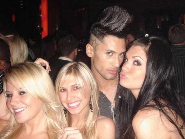 Do you like douchebags? (67 pics)