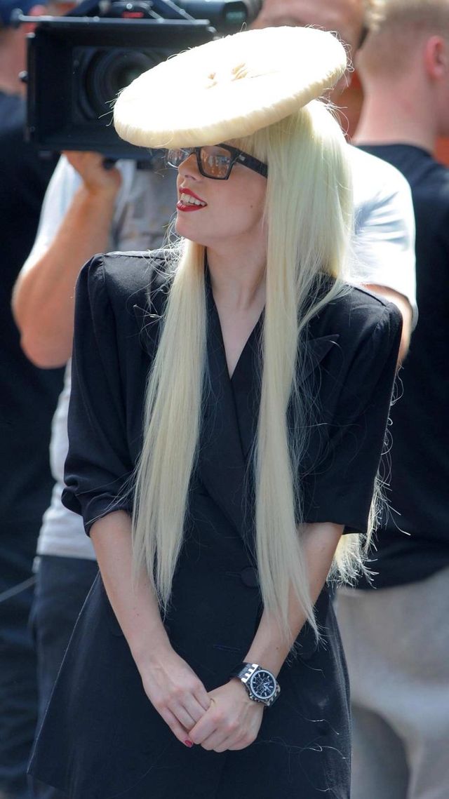 Curiosoties and bonus pictures