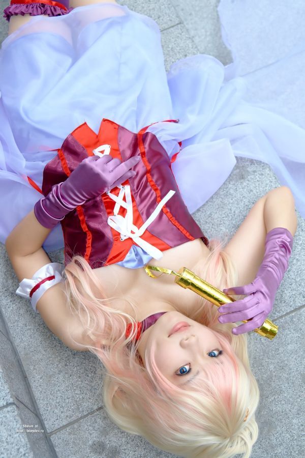 Pretty Asian girl shows us how to cosplay! (32 pics)