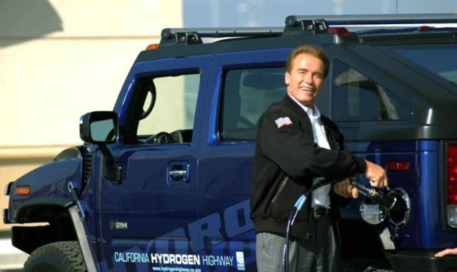 Politics is a delicate thing. Part 2 (75 pics)