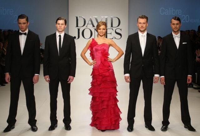 Miranda Kerr at a fashion show in Melbourne (19 pics)