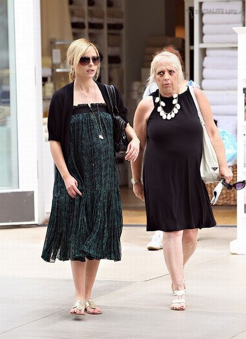 Sarah Michelle Gellar is very pregnant ;) (13 pics)