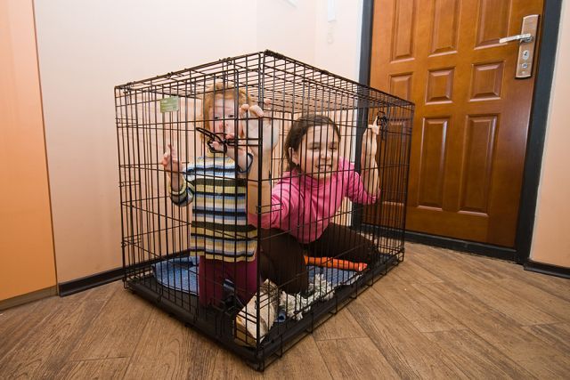Children in cages (30 pics)