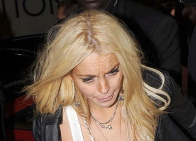Lindsay Lohan is a mess (6 pics)