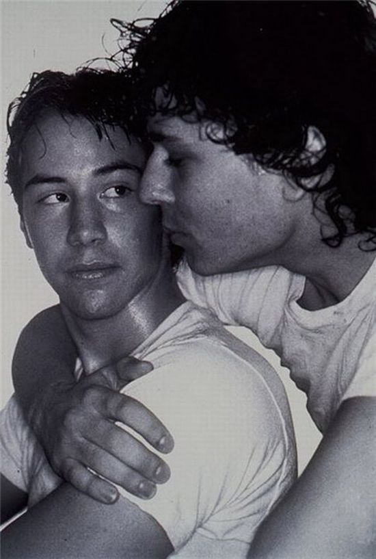 Keanu Reeves’ skeleton in the closet (5 pics)