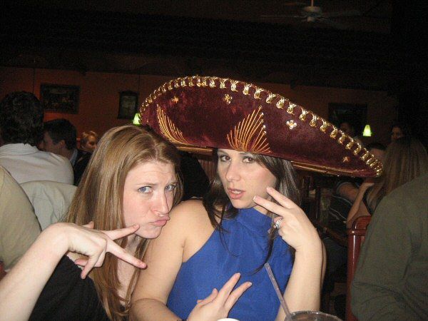 Girls and Gangsta Style. How Do Like It? (47 pics)