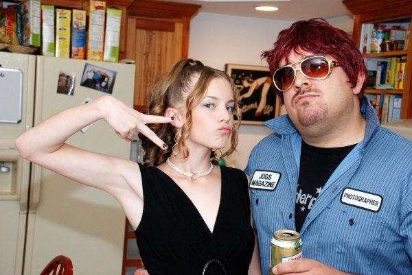 Girls and Gangsta Style. How Do Like It? (47 pics)