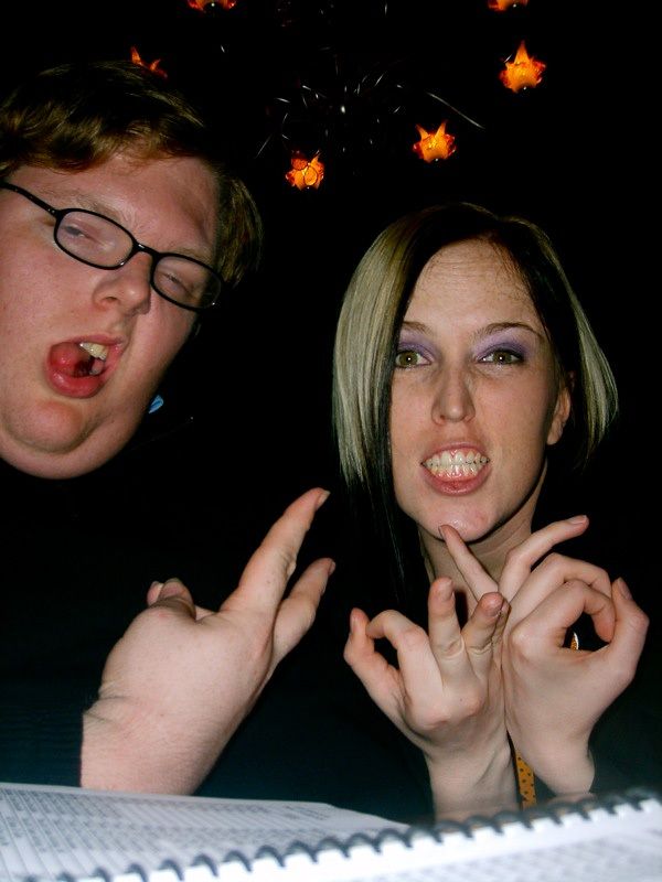 Girls and Gangsta Style. How Do Like It? (47 pics)