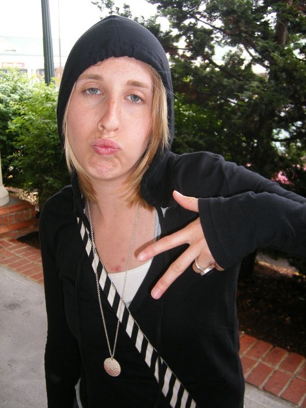 Girls and Gangsta Style. How Do Like It? (47 pics)