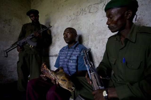 Life, death and money of mafia in the Congo (58 pics)
