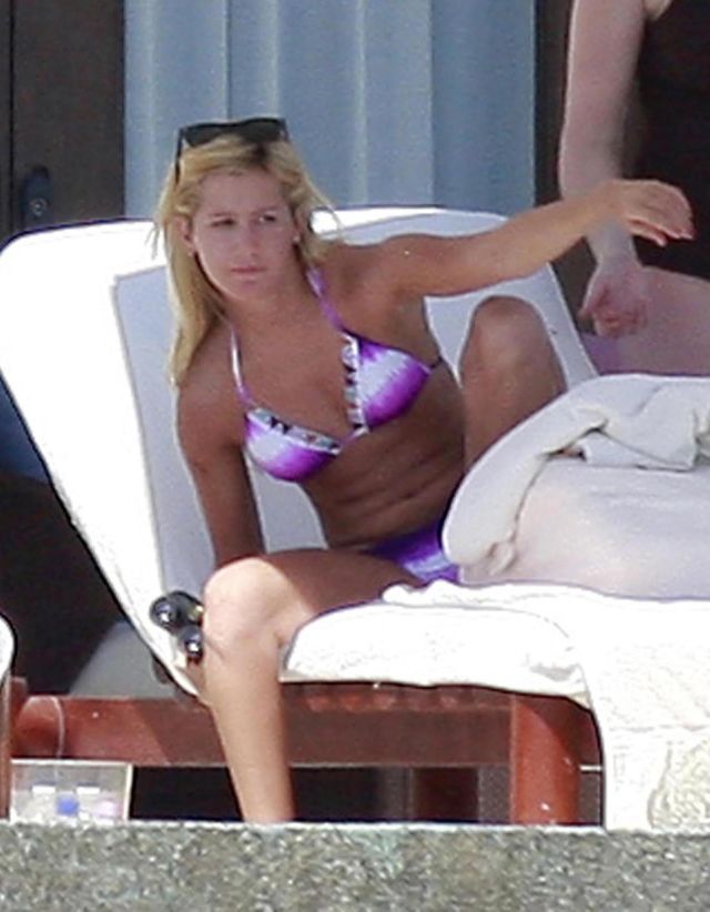 Ashley Tisdale in Bikini (9 pics)