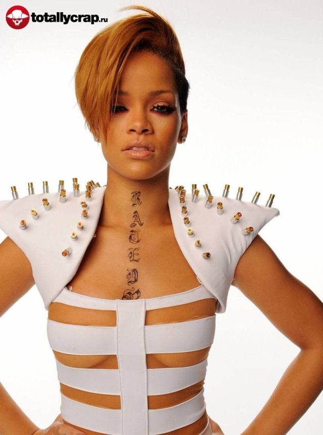 Funny Rihanna’s outfit (26 pics)