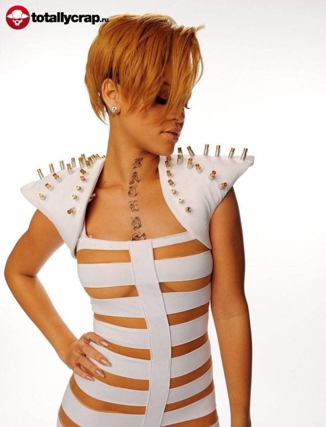 Funny Rihanna’s outfit (26 pics)