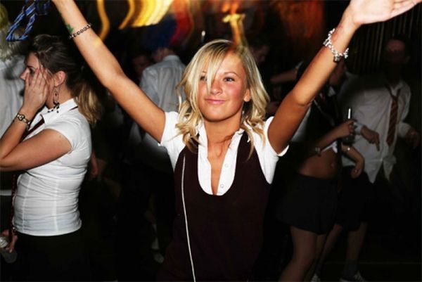 Sexy Girls from School Disco (100 pics)